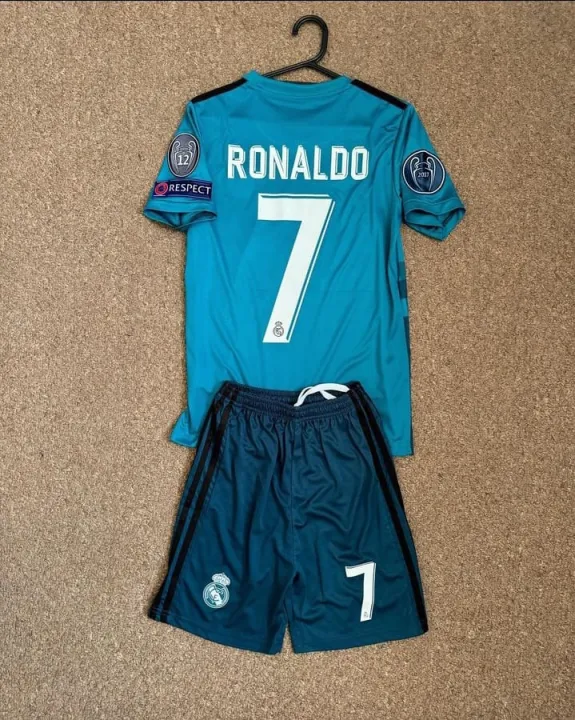 Original%20Ronaldo%20Full%20Kit%20for%20kids%20Blue%20-%20Real%20Madrid%20FC%20Available%20-%20Image%202