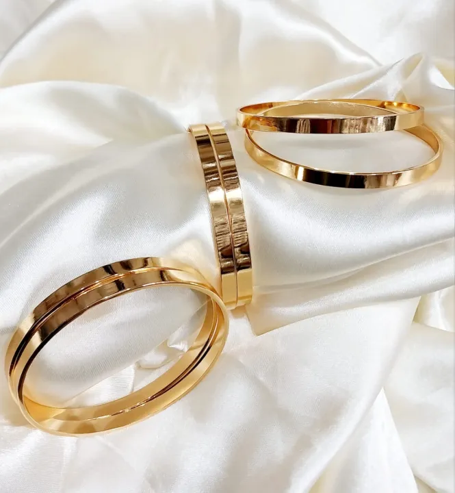 Golden%20Plain%20bangles%20-%20Image%205