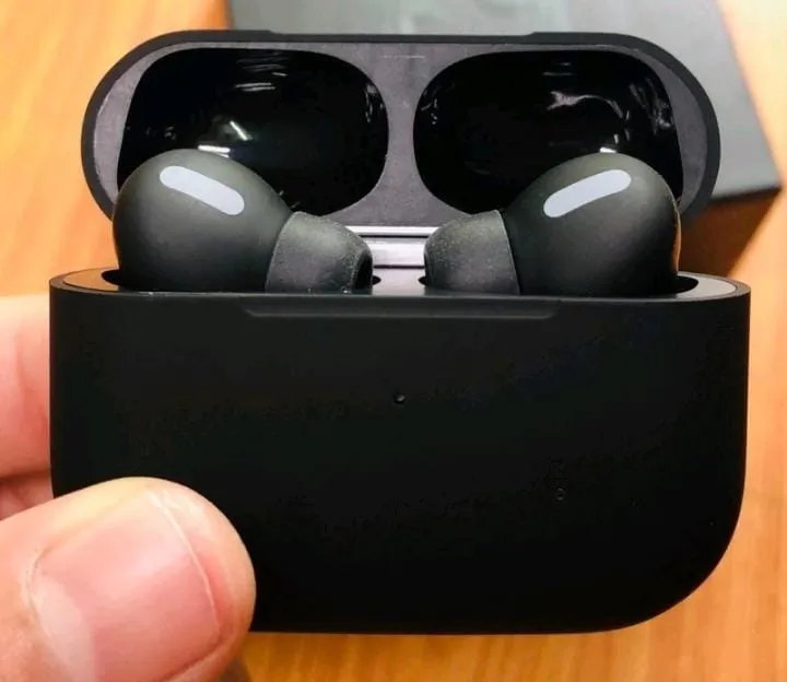 TWS%20Stereo%20Wireless%20Earbuds%20Bluetooth%205.0%20%E2%80%93%20i7s,%20M10,%20M90,%20Air%2031%20&%20AirPro%20Combo%20%E2%80%93%20Pods%20Style%20Earphones%20with%20Charging%20Case,%20Heavy%20Bass%20&%20HD%20Calling%20%E2%80%93%20Compatible%20with%20All%20Smartphones%20-%20Image%208