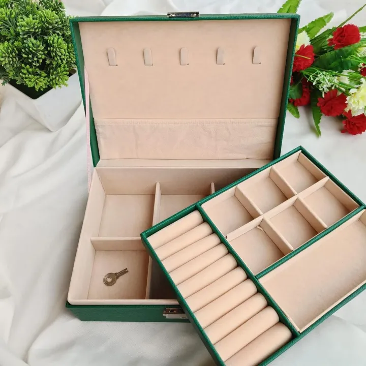 Jewelry%20organizer%20Box%20-%20Women%20Display%20Storage%20Case%20Large%20PU%20Leather%20Jewelry%20Holder%20with%20Lock%20for%20Earring%20Ring%20Necklace%20Bracelet%20-%20Image%209