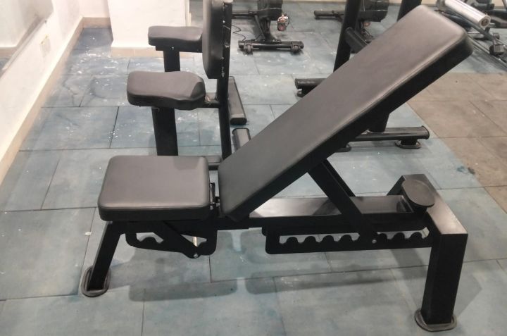 Commercial%20%20Multi%20Bench%20Export%20Quality%20incline%20and%20flat%20bench%20-%20Image%202