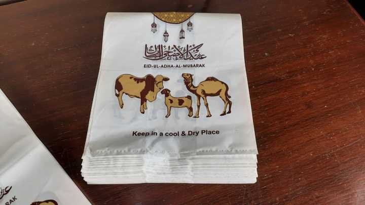 Eid%20ul%20Adha%20plastic%20bags%20for%20meat%20%7C%20Eid-ul-Adha%20Mubarak%20Bags/Shoppers%20%7C%201kg%20&%202kg%20Eid%20Mubarak%20Shopper%20-%20Image%202