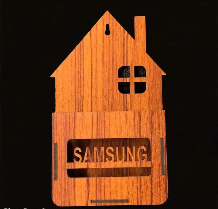 Wooden%20Wall%20Mounted%20Mobile%20Phone%20Charging%20Holder%20with%20Secure%20Slot%20Design%20-%20Image%206