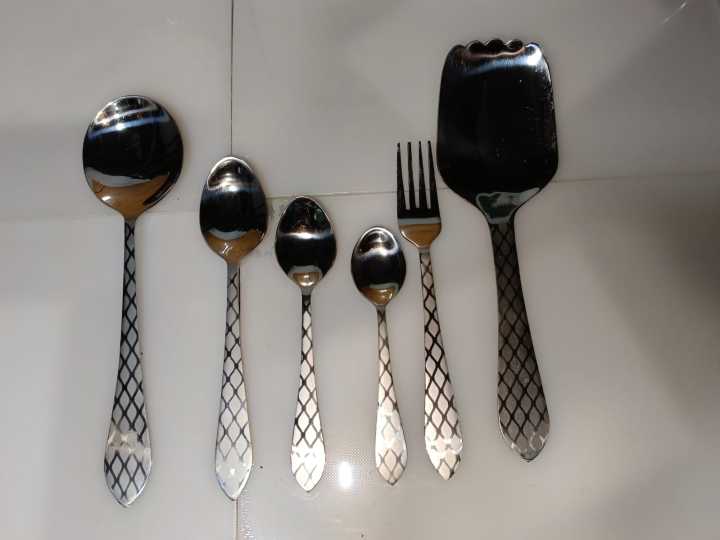 Cutlery%20Set%2029%20pcs%20pure%20Stainless%20Steel,%20Servingspoons,%20forks,%20tablespoon,%20teaspoons,%20dessertspoons,%20elegant%20%20spoonstand%20-%20Image%203