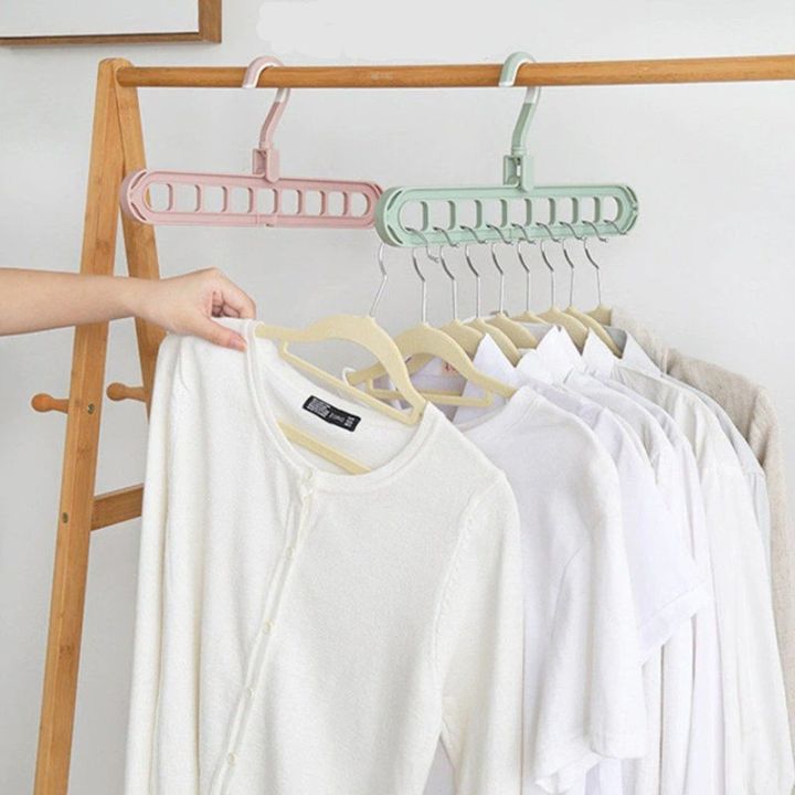 Magic%20Hanger%20-%20Smart%20Cloth%20Organizing%20-%20Image%203