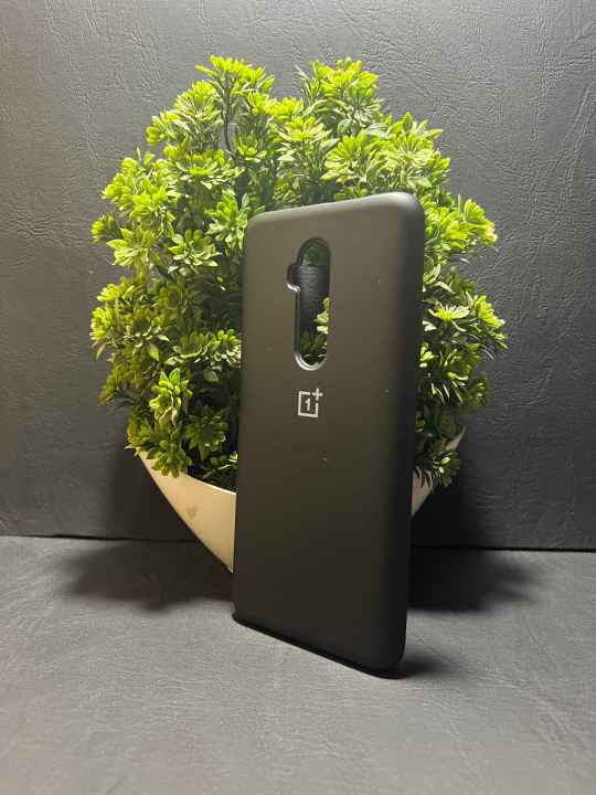 OnePlus%207T%20Pro%20/%207%20Pro%20-%20OnePlus%20Official%20Silicone%20Back%20Cover%20-%20Black%20-%20Image%203