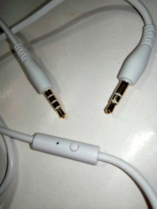 Audio%20Cable%203.5mm%20to%20Jack%203.5mm%20Speaker%20Line%20Aux%20Cable%20Male%20to%20Male%20with%20Mic%20to%20volume%20control%20for%20Headphone%20Car%20speaker%20-%20Image%207
