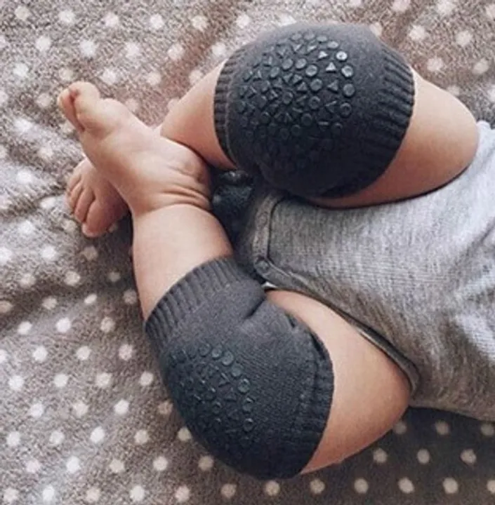 Baby%20kids%20Crawling%20Safety%20Knee%20Pads%20with%20Anti-Slip%20Grip%20%E2%80%93%20Soft%20Leg%20Warmers%20&%20Protectors%20for%20Infants%20and%20Toddlers%20%7C%20knee%20pads%20for%20children%20%7C%20-%20Image%204