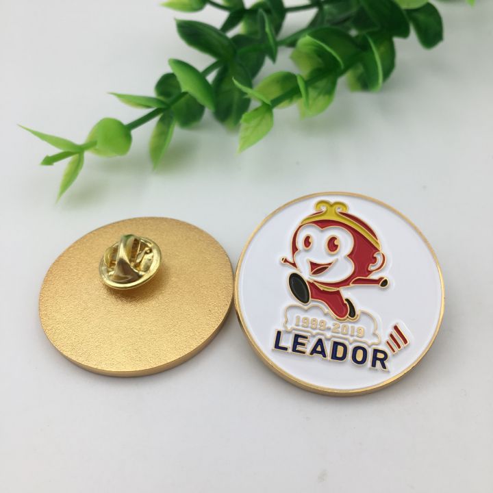 Making%20paint%203D%20three-dimensional%20badges%20Enterprise%20LOGO%20cartoon%20anime%20metal%20badge%20making%20vintage%20badge%20production%20-%20Image%203
