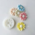 Daisy Scented Candle Daisy Silicone Candle Mold Aromatherapy Soap Mold for Candle Making Kit DIY Flower Handmade Candle Mold. 