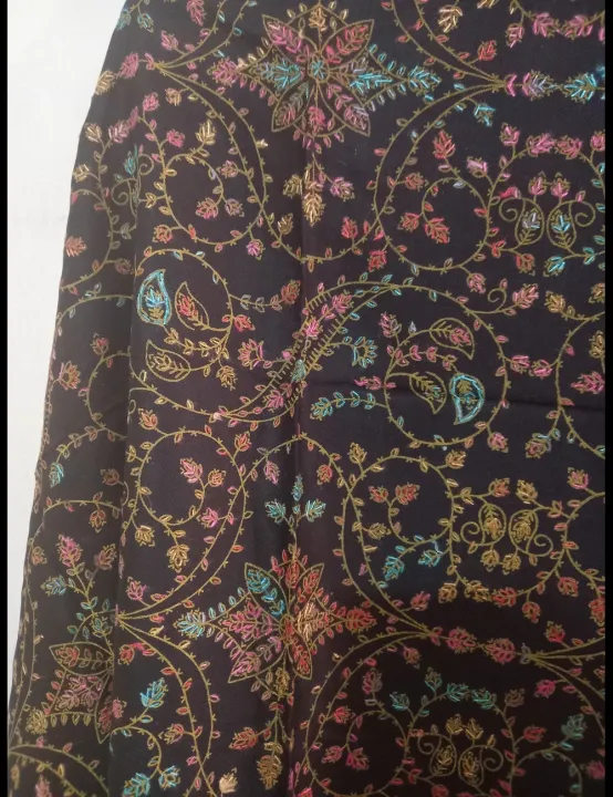 Black%20Pashmina%20Embroidered%20Stole%20-%20Image%205