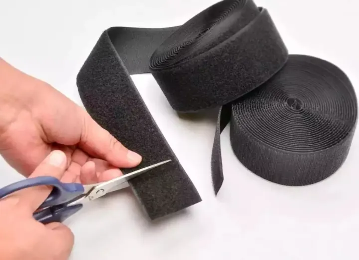 Velcro%20Tape%20In%20Black%20Color%20(%203%20meter)%20-%20Image%203