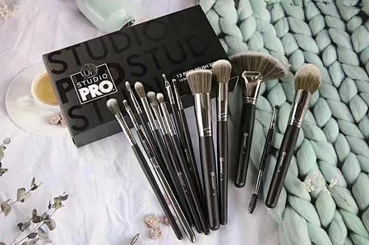 BH cosmetics Studio Pro Brush Set -13pc -High-quality brushes for a flawless application for concealer foundation eyeshadow etc