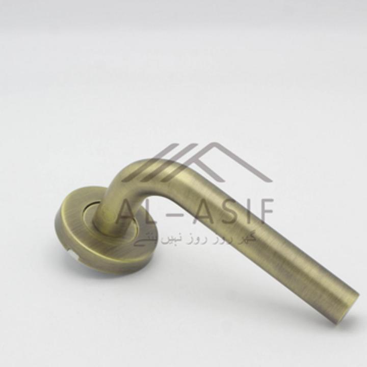 Yale Door Lock and Handle 2703