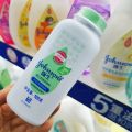 Johnson & Johnson talcum powder 100g, cool and soothing prickly heat in young children, sweat-absorbing, oil-removing corn baby talcum powder 200g. 