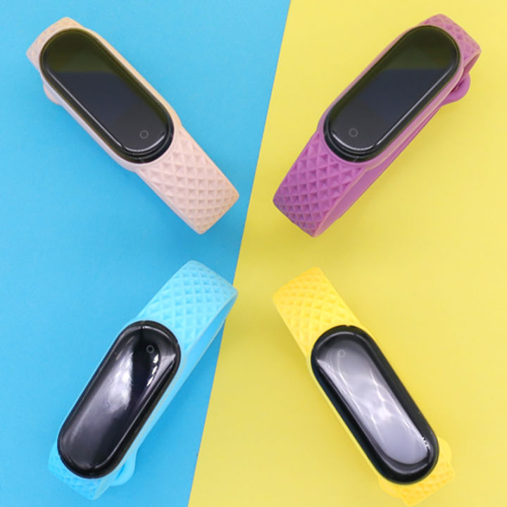 Replacement%20Wristband%20For%20Mi%20Band%205%20Strap%20Diamond%20Pattern%20And%20Size%20Can%20Be%20Adjusted%20-%20Image%204