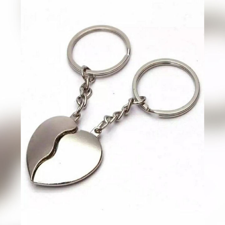Broken Heart Keychain - Women Metal Magnetic Heart Gift Key chain For Friends and Couples