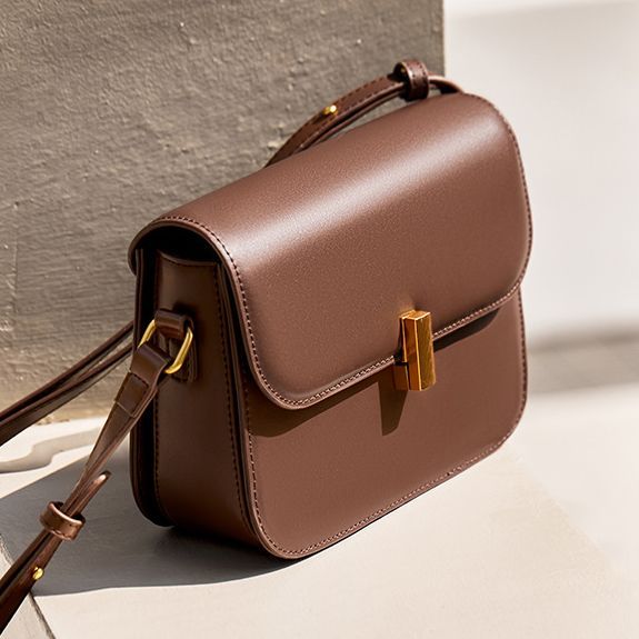 Hand bags for girls with Stylish Golden chain And Long strap Top Handle Bag Medium Size for Ladies and Girls Shoulder Bag Fashionable Design Casual Style Tote Bag for Traveling