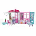 Barbi Dollhouse Portable 1-Story Playset With Pool. 