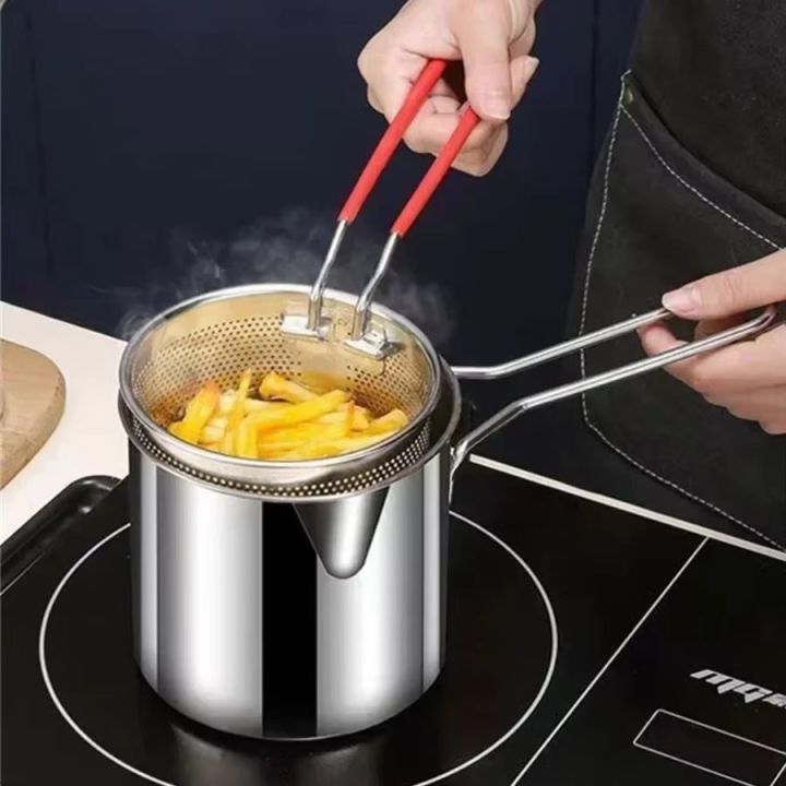 Deep%20Frying%20Pot%20with%20Basket%201200ml%20Stainless%20Steel%20Fryer%20Pot%20with%20Long%20Handle%20Mini%20Deep%20Oil%20Fryer%20For%20French%20Fries,%20Shrimp,%20Fish,%20Chicken%20Wings%20etc.%20-%20Image%206