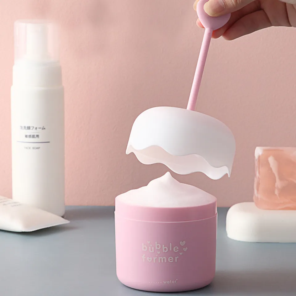 A foaming maker cup cleanser helps, Manual portable bubbler bottle for skincare foam-making, Small transparent for home and travel.
