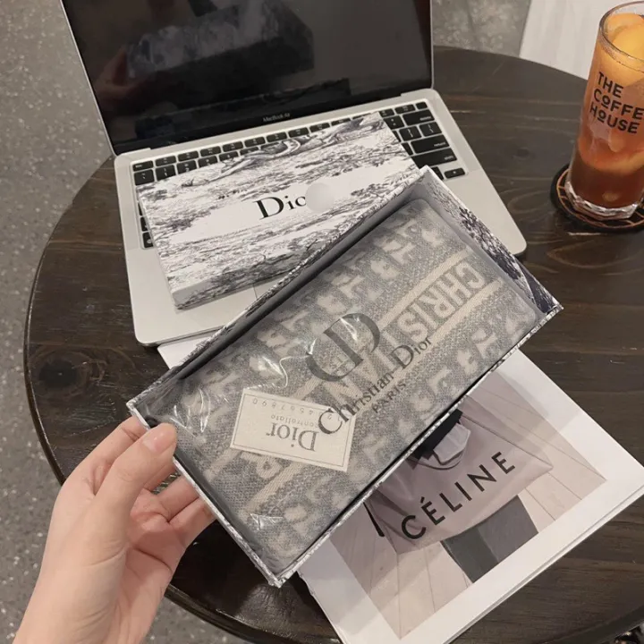 Di'or%20Hand%20Wallet%20With%20Pagebihue%20Premium%20Stripes%20-%20Image%205