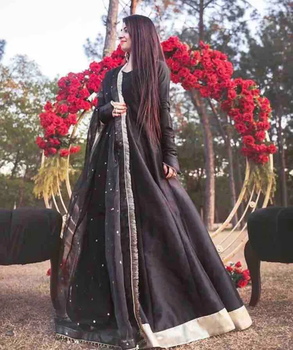 Black%20long%20frock%20with%20organza%20duppata%20-%20Image%204