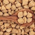 SOYA CHUNKS NATURAL 500 GRAMS WITH MASALA PACK FREE HIGHI IN PROTIEN. 
