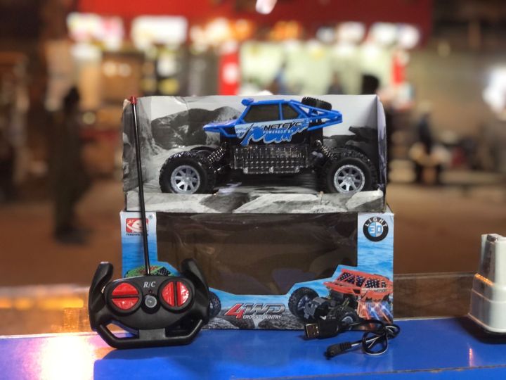 Remote%20Control%20off-road%20Climbing%20SUV%20Car%20For%20Boys%201:18%204WD%20Off%20Road%20Climbing%20Monster%20Truck%20RC%20Car%20Updated%20Version%202.4ghz%20Radio%20Control%20Rechargeable%20Car%20With%203D%20Lights%20&%20New%20Design%20Monster%20Truck%20Rc%20Perfect%20Gift%20For%20Rc%20Toys%20Lover%20-%20Image%205