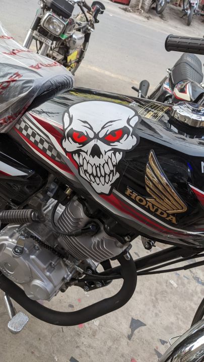 Skull%20Sticker%20For%20Honda%20125%20(New%20Tranding)%20-%20Image%203