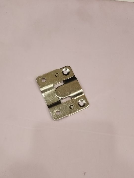 Premium%20Heavy%20Duty%20Steel%20Flush%20Mount%20Bracket%20-%20Single%20Pair%20of%20Interlocking%20Clips%20for%20Securely%20Hanging%20Photo%20Frames,%20Mirrors%20&%20Furniture%20-%20Image%208