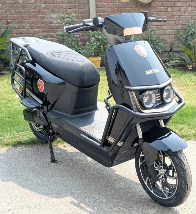 METRO E-Vehicles Crash Guard & Body Protection Bars with Foldable Footrest + Tail Carrier – Compatible with T9 Sport / M6 / Thrill / Dabang Electric Scooter (Set of 1) - Image 1