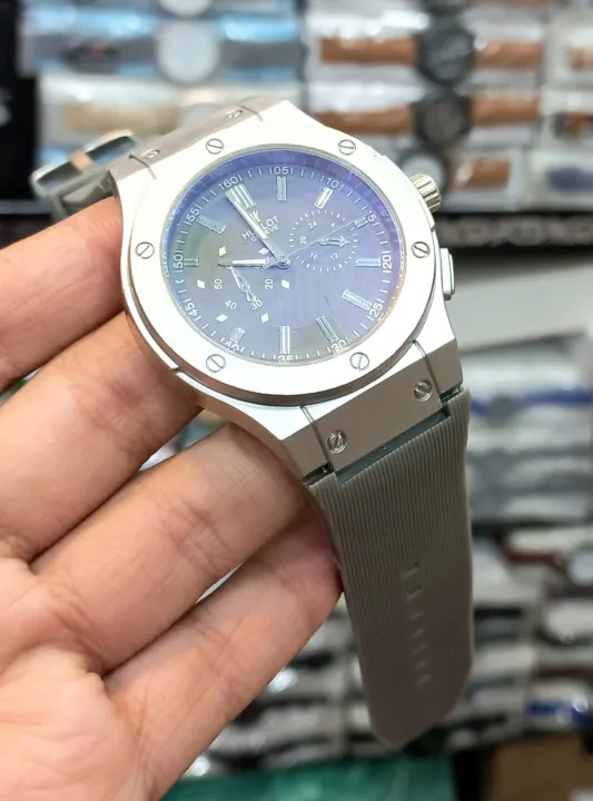 Men%E2%80%99s%20Watch%20Hublot%20Stylish%20and%20durable%20design%20Perfect%20for%20sports%20and%20outdoor%20activities%20Comfortable%20to%20wear%20with%20%20adjustable%20strap%20-%20Image%204