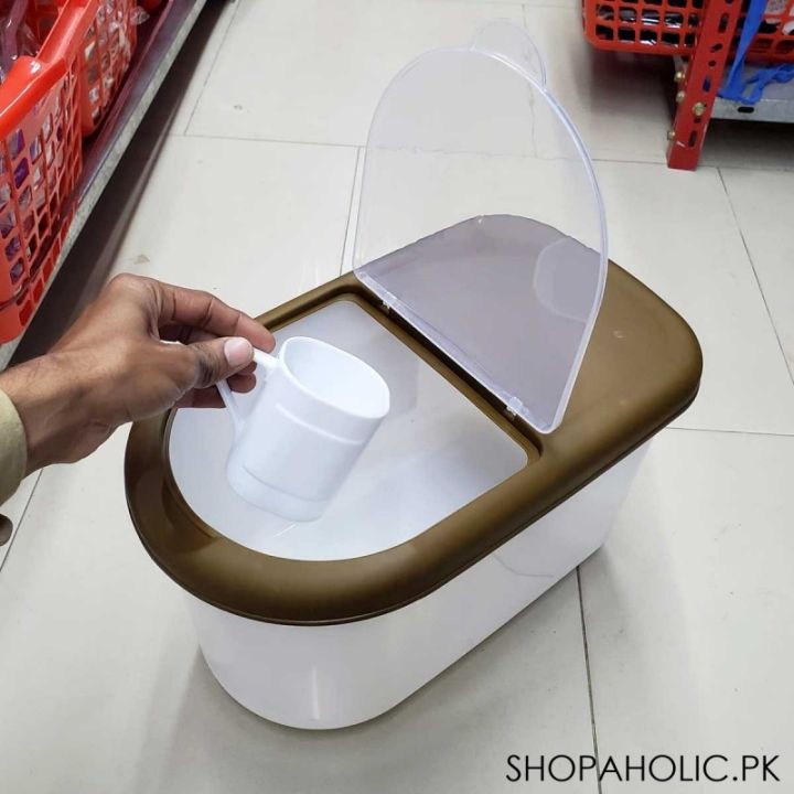 Elegant Storage Box With Mug