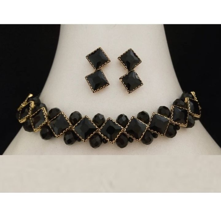 Premium%20Quality%20Black%20Stones%20Choker%20Necklace%20With%20Earrings%20Set%20-%20Black%20Choker%20Necklace%20For%20Wedding%20-%20Black%20And%20Gold%20Choker%20-%20Black%20Necklace%20-%20Wedding%20Choker%20Set%20-%20Black%20And%20Gold%20Choker%20Set%20-%20Choker%20Set%20With%20Earrings%20-%20Image%208