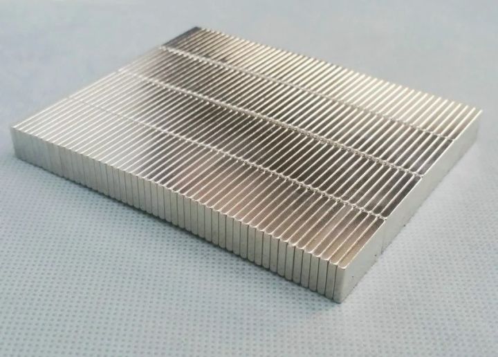 Neodymium%20Magnet%20N35%20NdFeB%20Permanent%20Super%20Strong%20Powerful%2035x12.6x2.3mm%20and%2030x12.6x2.3%20BLDC%20Motor%20Magnet%20for%20MS%20Jaguar,%20Pakzon%20EV,%20Crown,%20Road%20Prince,%20Road%20King,%20Ride%20Star,%20Rohi%20Electric%20Motorcycle/Scooter/Cycle%20120C%20High%20Temperature%20-%20Image%203