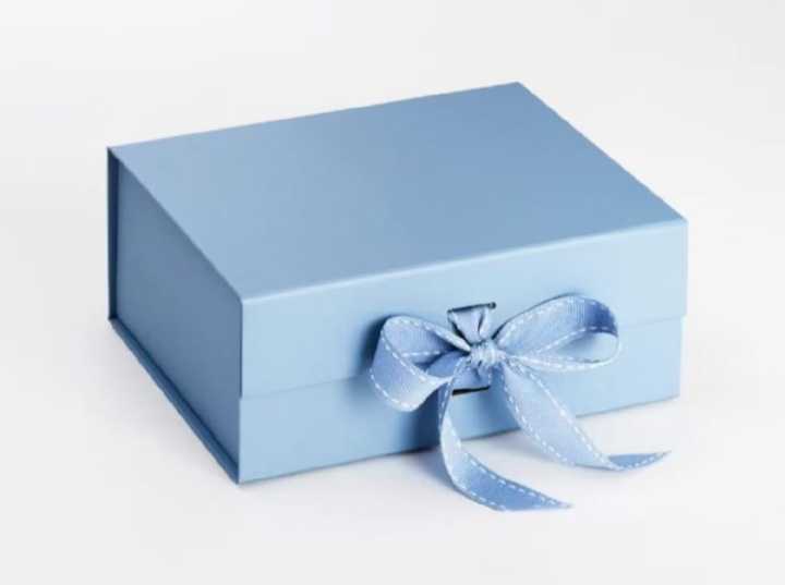 Gift%20Box%20for%20Gifting%20On%20Birthday,%20Anniversary%20etc%20With%20Shredded%20Paper%20Fillers%20FREE%20%7C%209%20by%207%20by%202%20inches%20discount%20price%20-%20Image%203