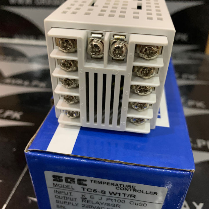 temperature%20controller%20pid%20controller%2048x48mm%20size%20TC4-S%20and%20TC5-S%20-%20Image%205