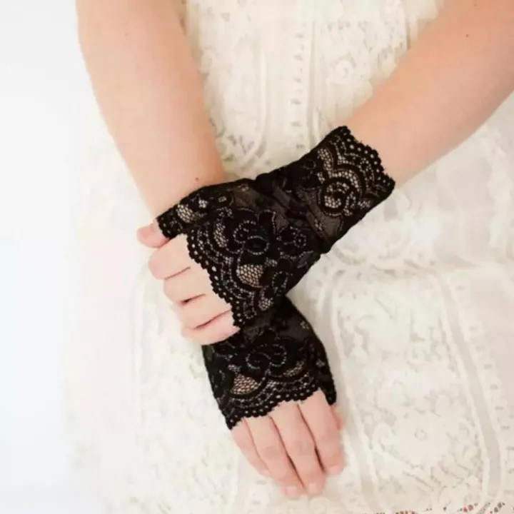 Black%20Fingerless%20Net%20gloves%20Fashionable%20Breathable%20Summer%20&%20Winter%20Season%20For%20Girls%20-%20Image%205