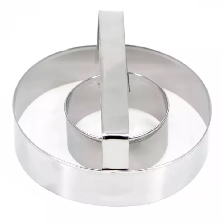 Donuts%20Cutter%20-%20Silver%2011%20x%2011%20Cm%20-%20Image%204