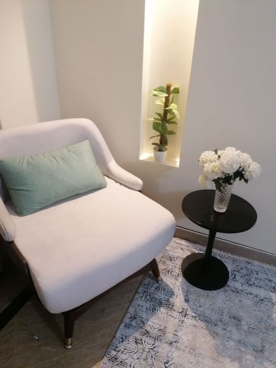 Round%20Dining%20Table,%20Side%20Table,%20Study%20Table,%20Wooden%20Pedestal%20Base,%20Small%20Circle%20Table%20for%20Kitchen%20Living%20Room%20Leisure%20Conference,%2016%20inches%20Top%2020%20Inches%20Height%20-%20Image%202