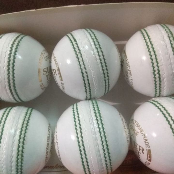 Super%20Test%20Cricket%20Hard%20Ball%20Pack%20of%206%20-%20Image%202