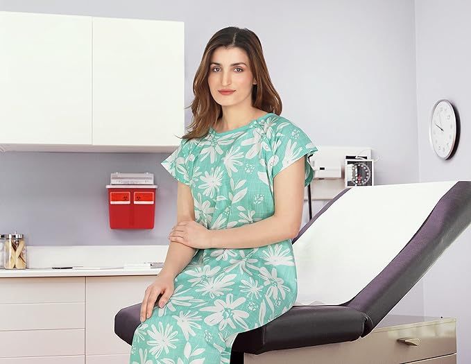 Soft%20and%20Stylish%20Women's%20Hospital%20Gown:%20Comfortable%20Patient%20Gown%20for%20Medical%20and%20Home%20Use%20-%20Image%204