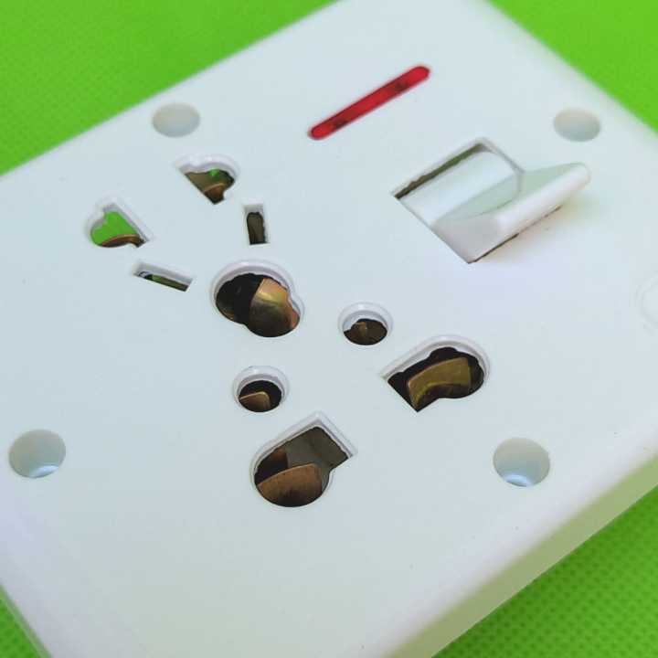 UNIVERSAL%203%20Pin%20Power%20Plug%20Socket%20Wall%20Socket%20Plate%20-%20500%20Volts%20/%2040%20Amp%20High%20Quality%20Specially%20for%20AC,%20Water%20Pump%20-%20Image%204