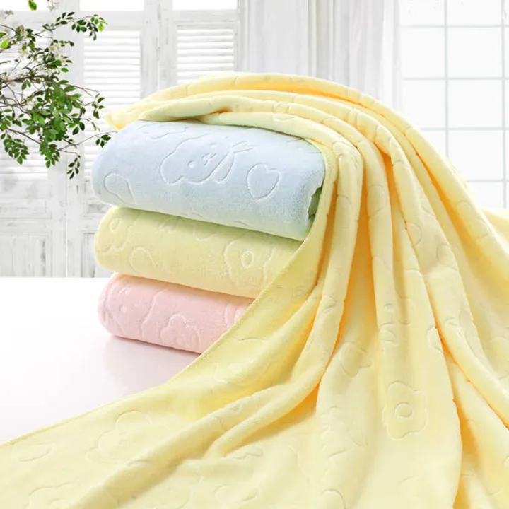 Factory%20wholesale%20three%20seconds%20quick%20dry%20towel%20beach%20towel%20200g%20microfiber%20embossed%20bear%20bath%20towel%2070*140%20-%20Image%203