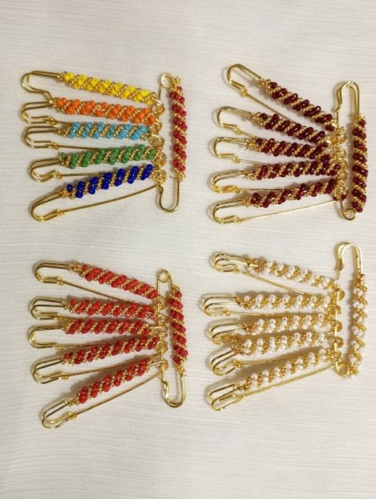 Elegant%20Hijab%20Pins%20%E2%80%93%20Pack%20of%206%20Fancy%20Safety%20Pins%20with%20Seed%20Beads%20-%20Image%207