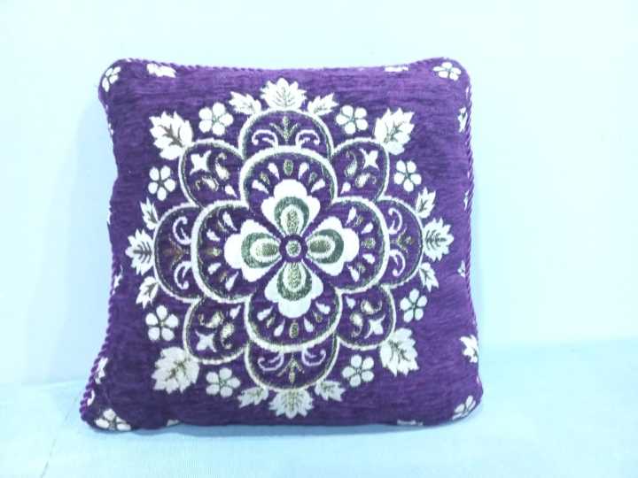 Experience%20Luxury%20Comfort%20with%20Our%20Premium%205-Piece%20Jacquard%20Velvet%20Cushion%20Cover%20Set%20-%20Image%208