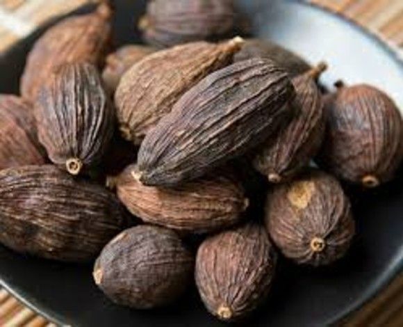 black%20cardamom%20bari%20elaichi%20moti%20elaichi%20-%20Image%204