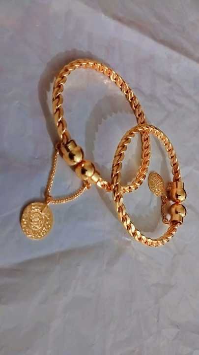 Ladies%20Fashionable%20Artificial%20Gold%20Bangles-Fancy%20Bangles-Size:Adjustable%20-%20Image%203
