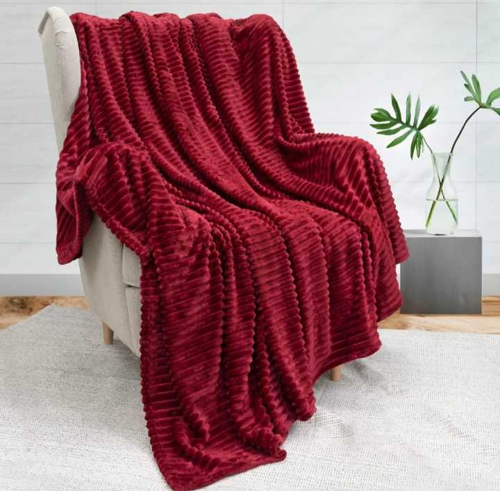 FLEECE BLANKETS / AC BLANKETS SINGLE COLOR AND FLORAL DOUBLE BED , EMBOSSED DESIGNS , KING SIZE BM COLLECTION